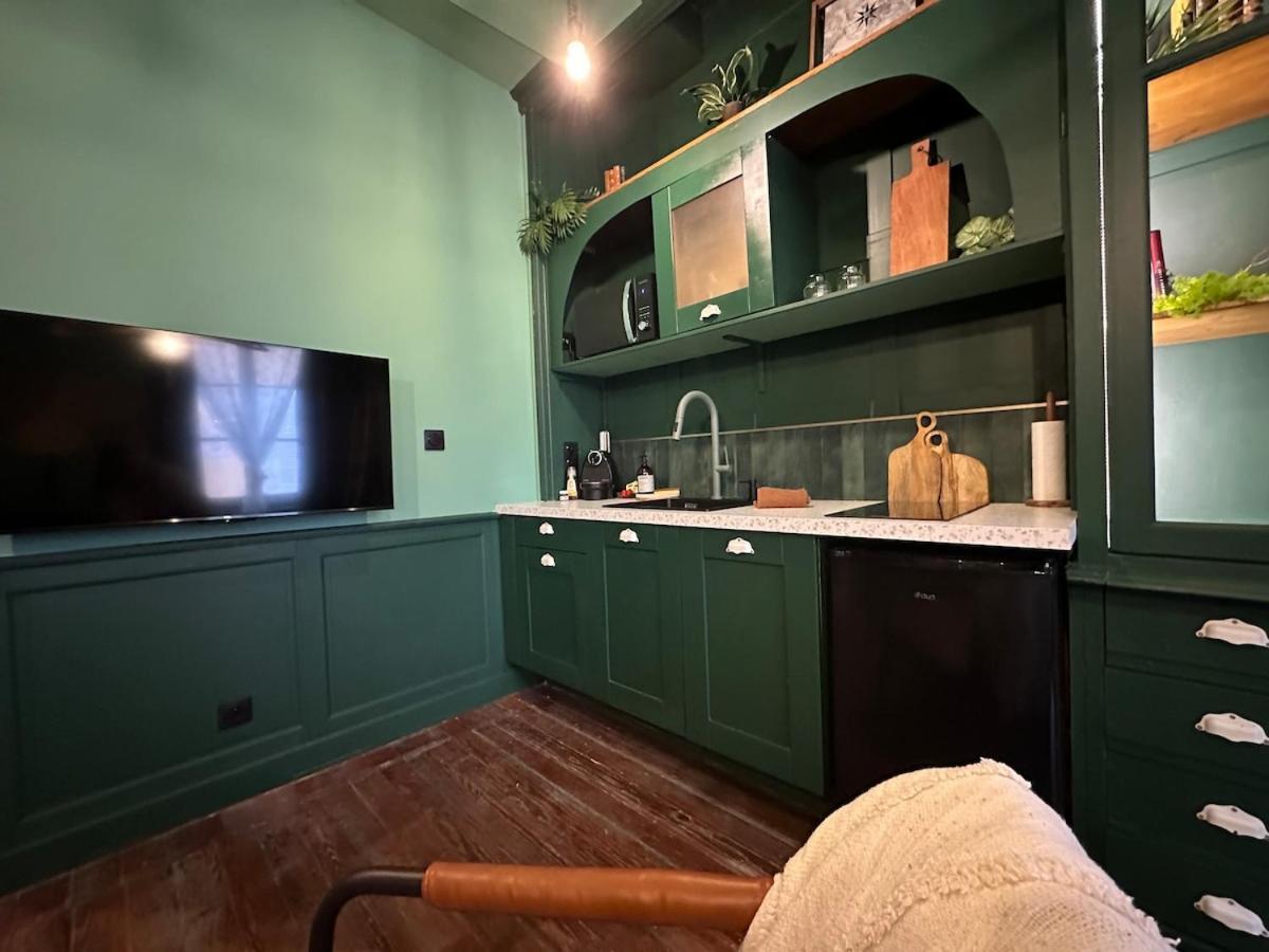 Le Jungle-room, Sauna, Hyper-centre Apartment *
